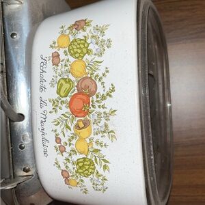 Corningware dish with lid